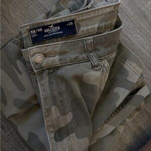 Hollister ~ Camo Pants